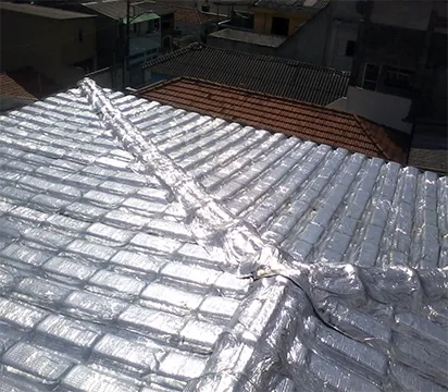 Instalação de Manta Aluminizada em Telhado no Tremembé
